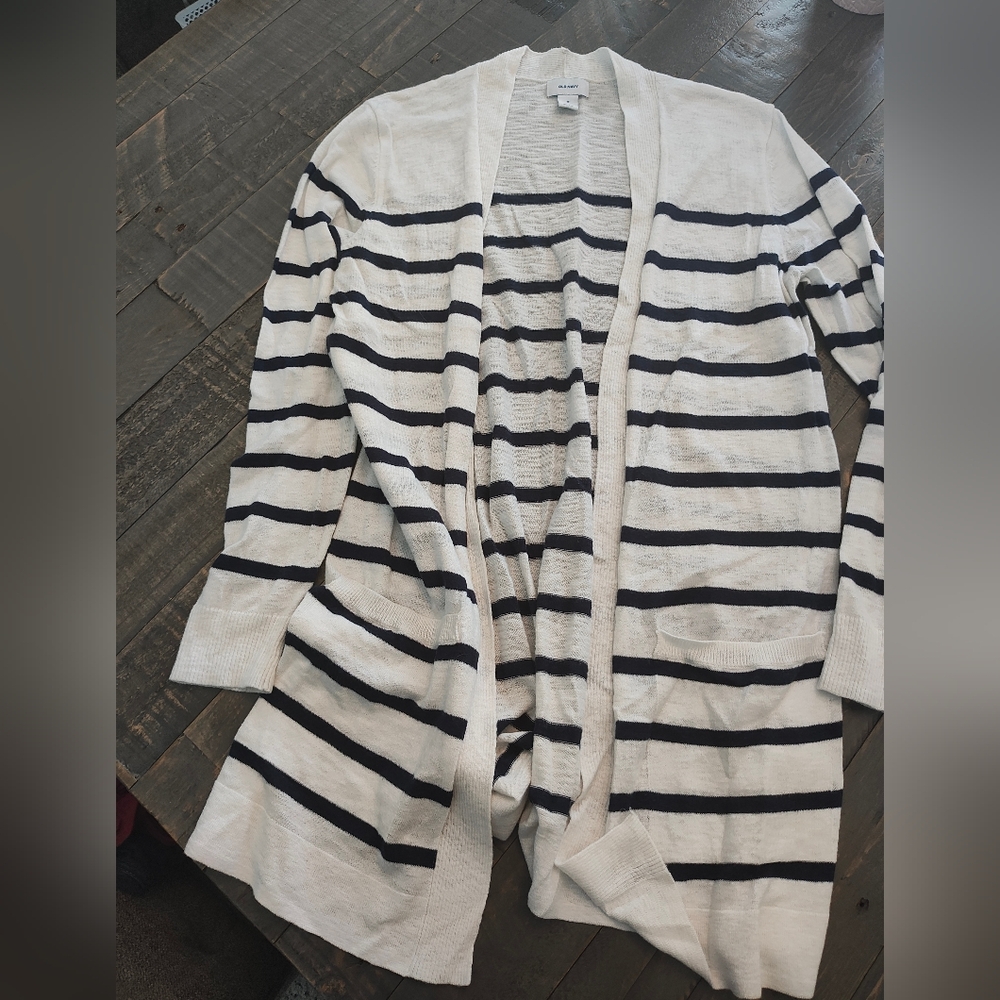 Lightweight ON Cardigan
